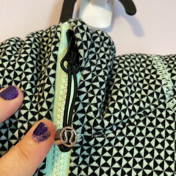 Lululemon Scuba Hoodie Stretch (Lined Hood)
Double Diamond Fresh Teal size 6 - Picture 5 of 16